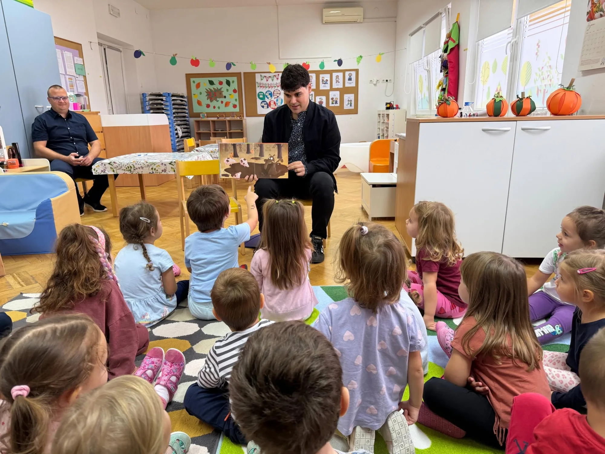 Pričaonica i radionica u Dječjem vrtiću "Jurovska pčelica" – PO „Šumska vila“ Brezje!